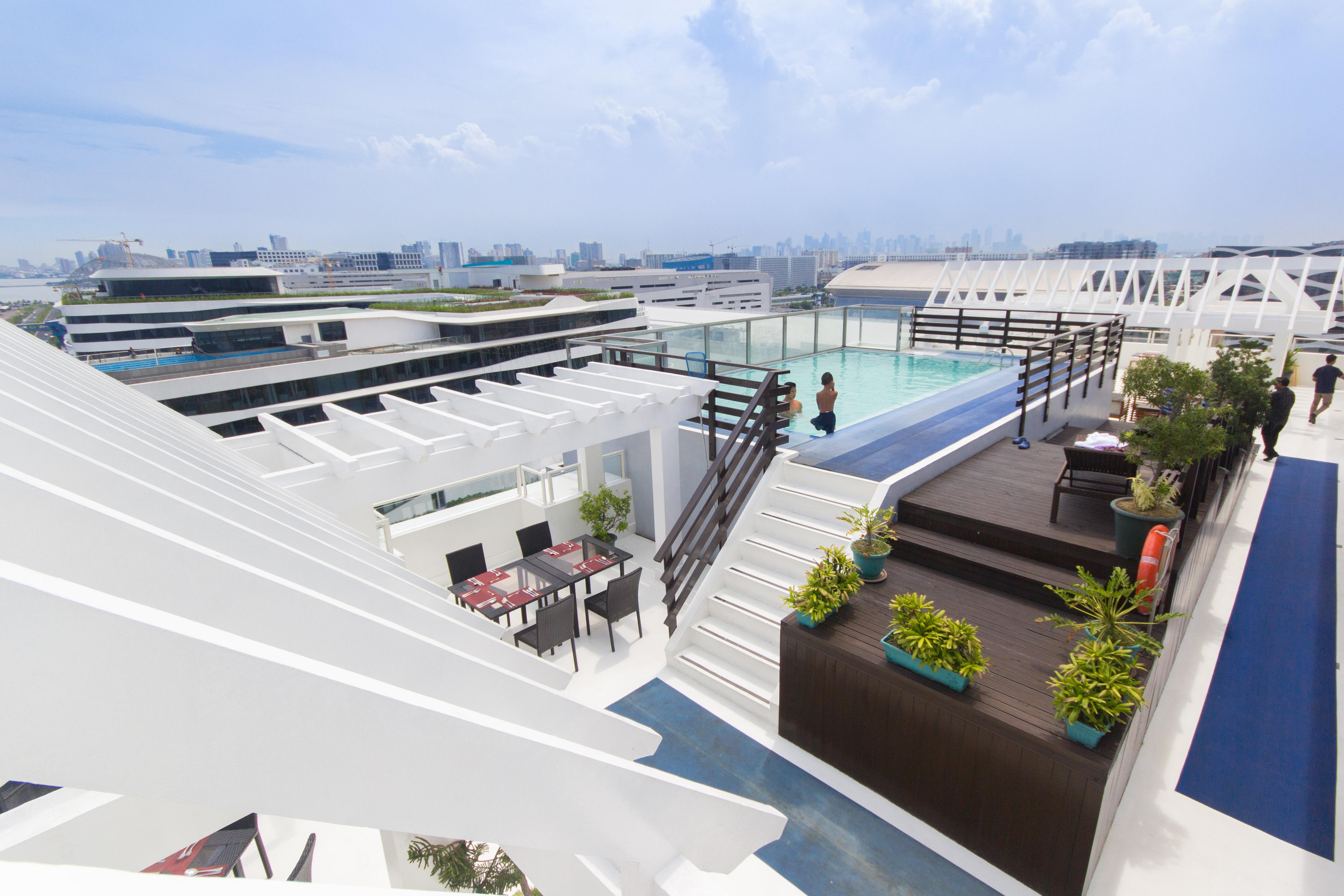 Microtel By Wyndham Mall Of 3*
