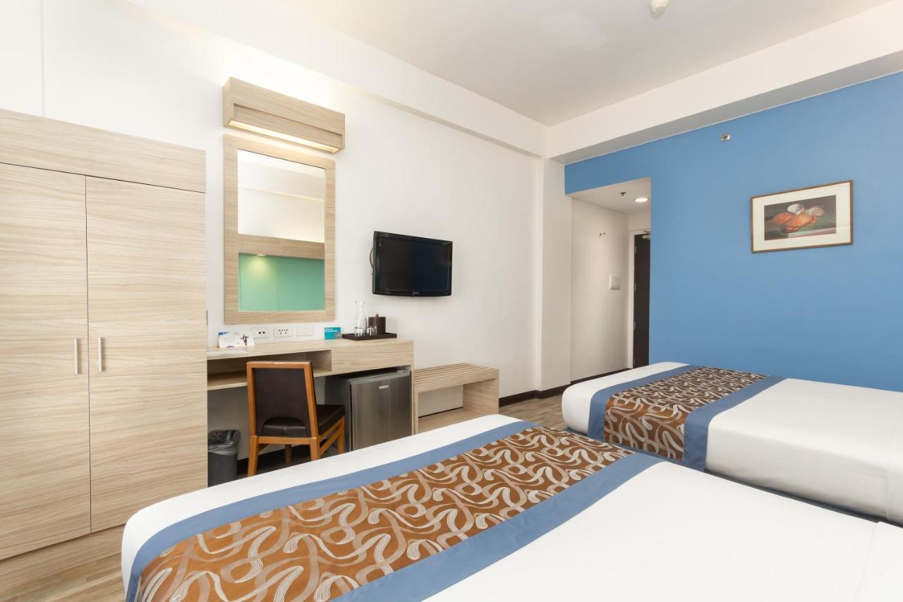 Microtel By Wyndham Mall Of 3*