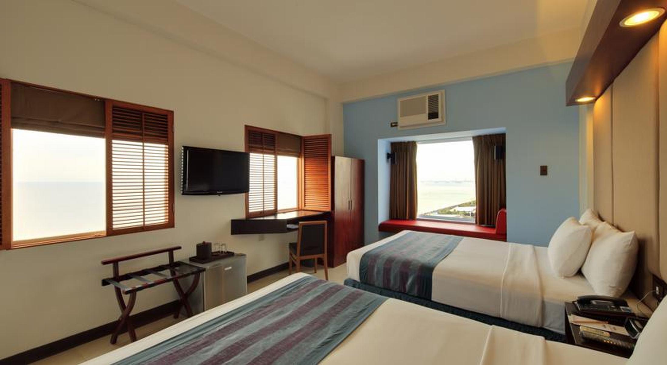 Hotel Microtel By Wyndham Mall Of