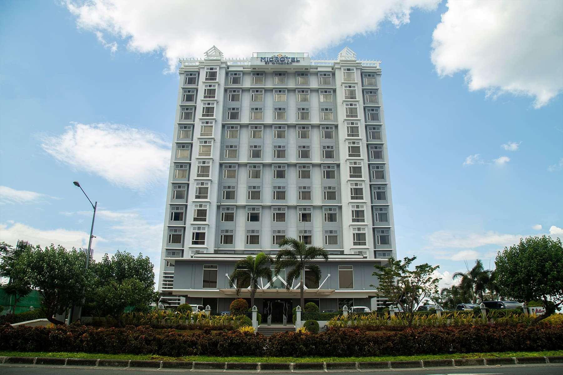 Hotel Microtel By Wyndham Mall Of 3*