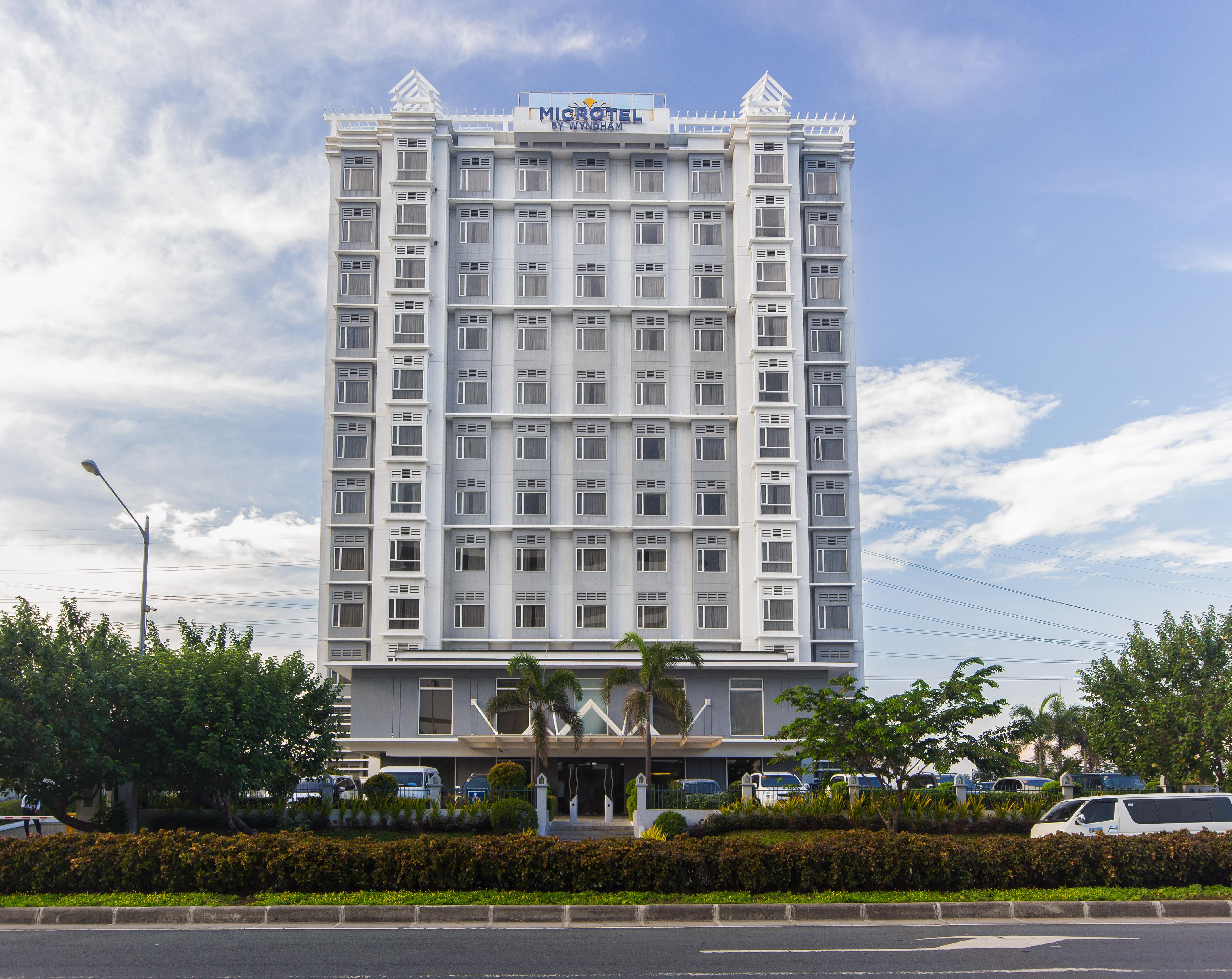 Hotel Microtel By Wyndham Mall Of 3*