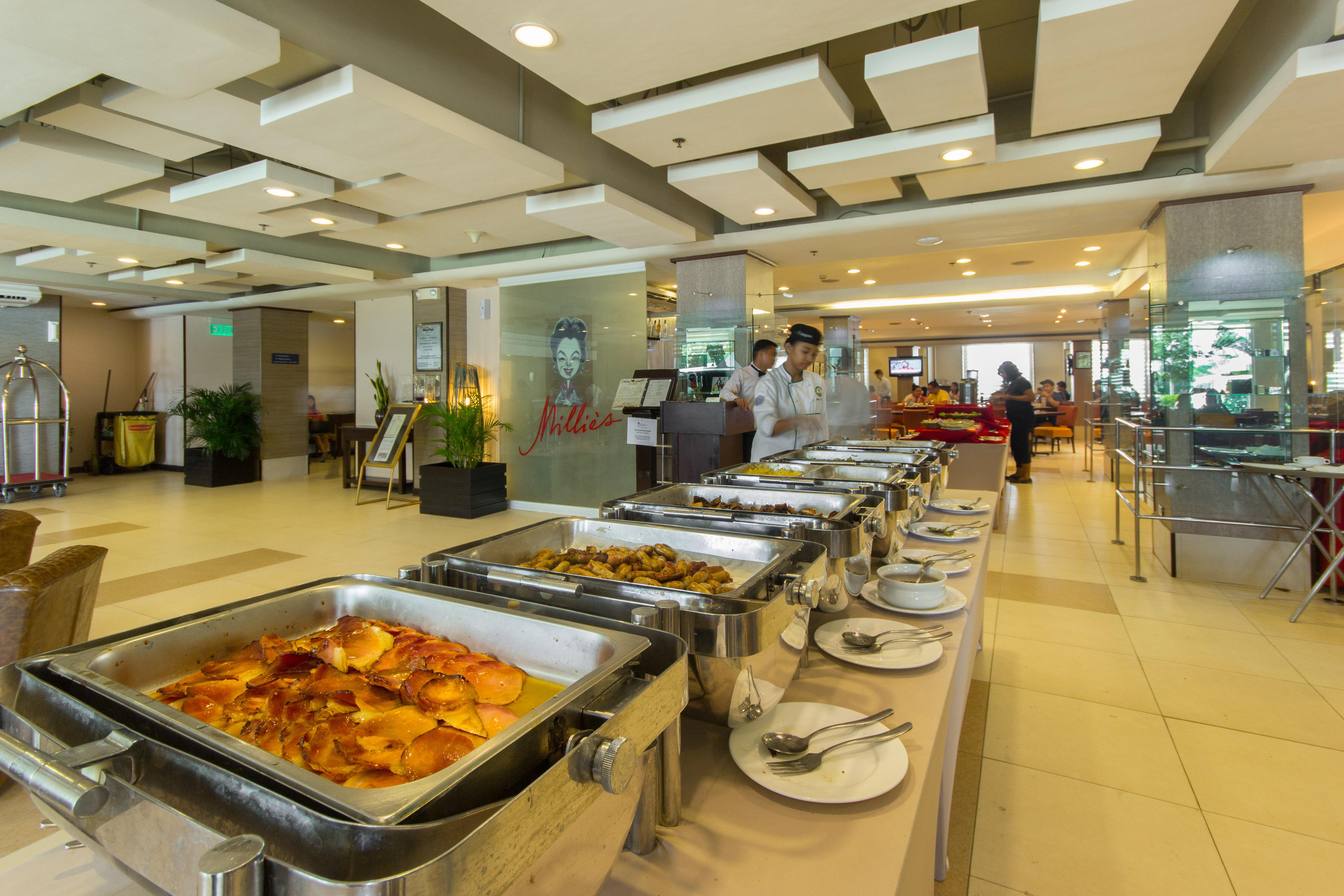 Hotel Microtel By Wyndham Mall Of