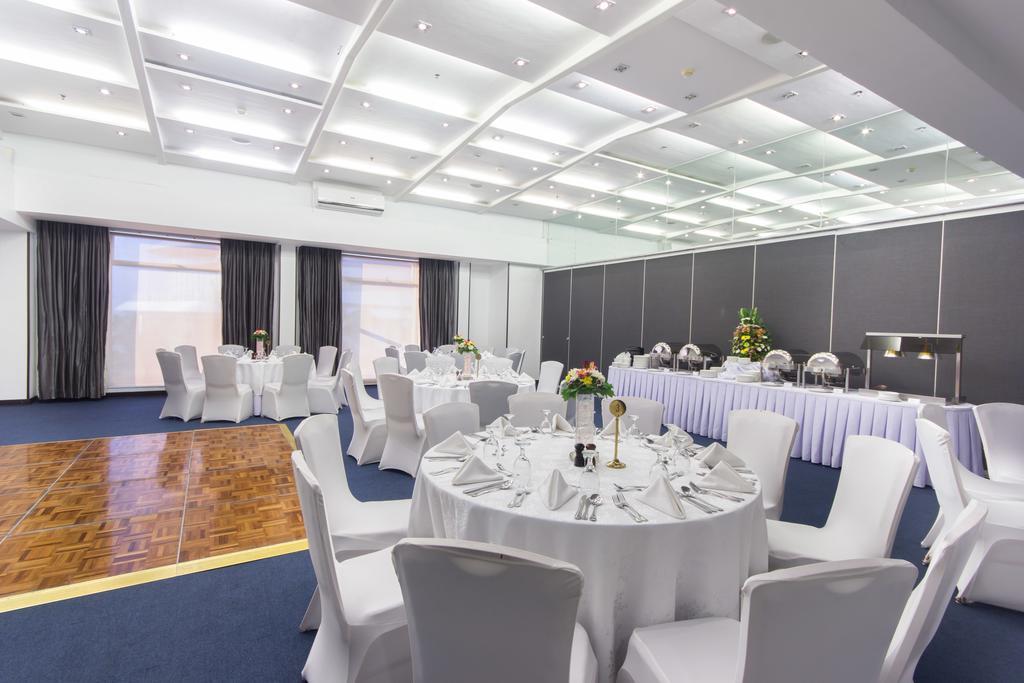Hotel Microtel By Wyndham Mall Of 3*