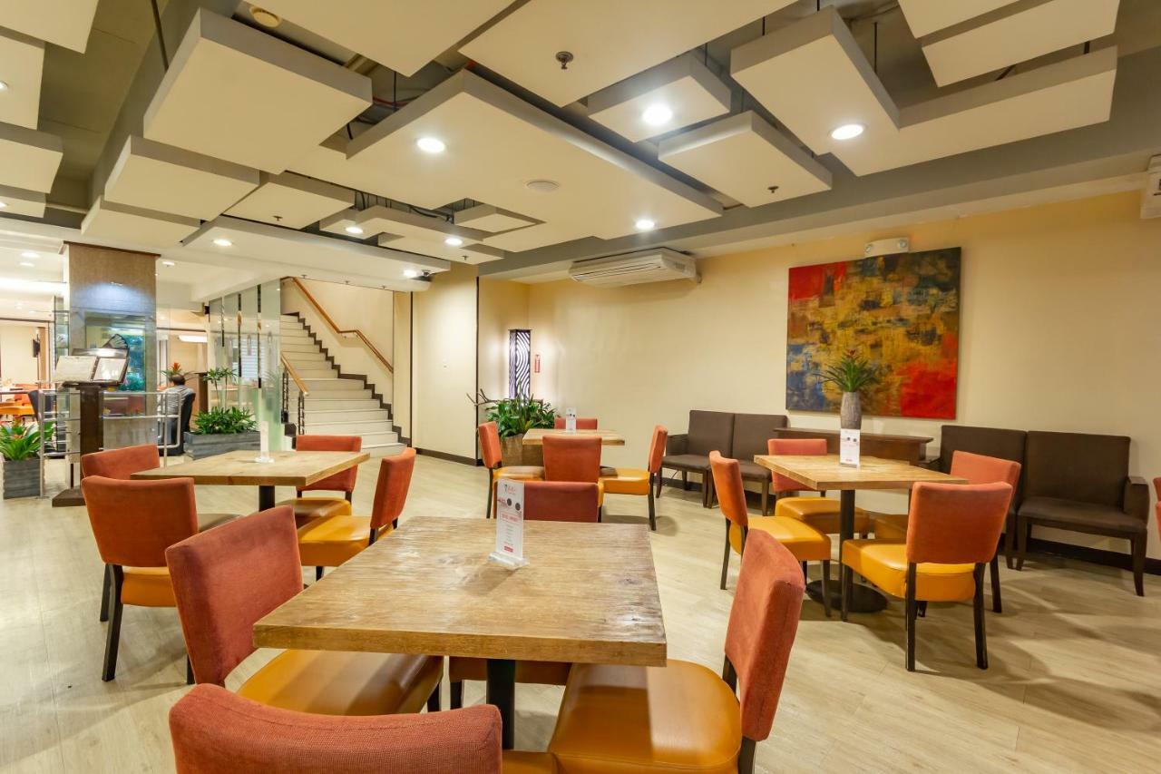 Hotel Microtel By Wyndham Mall Of